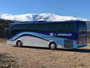 bus con montañas