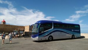 autobus aparcado faro